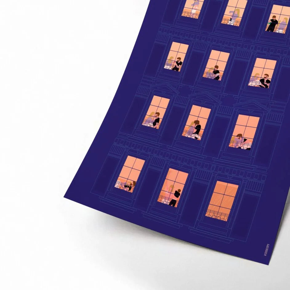 Studio Topo Affiche décorative "rendez-vous galant" posée contre un mur blanc.