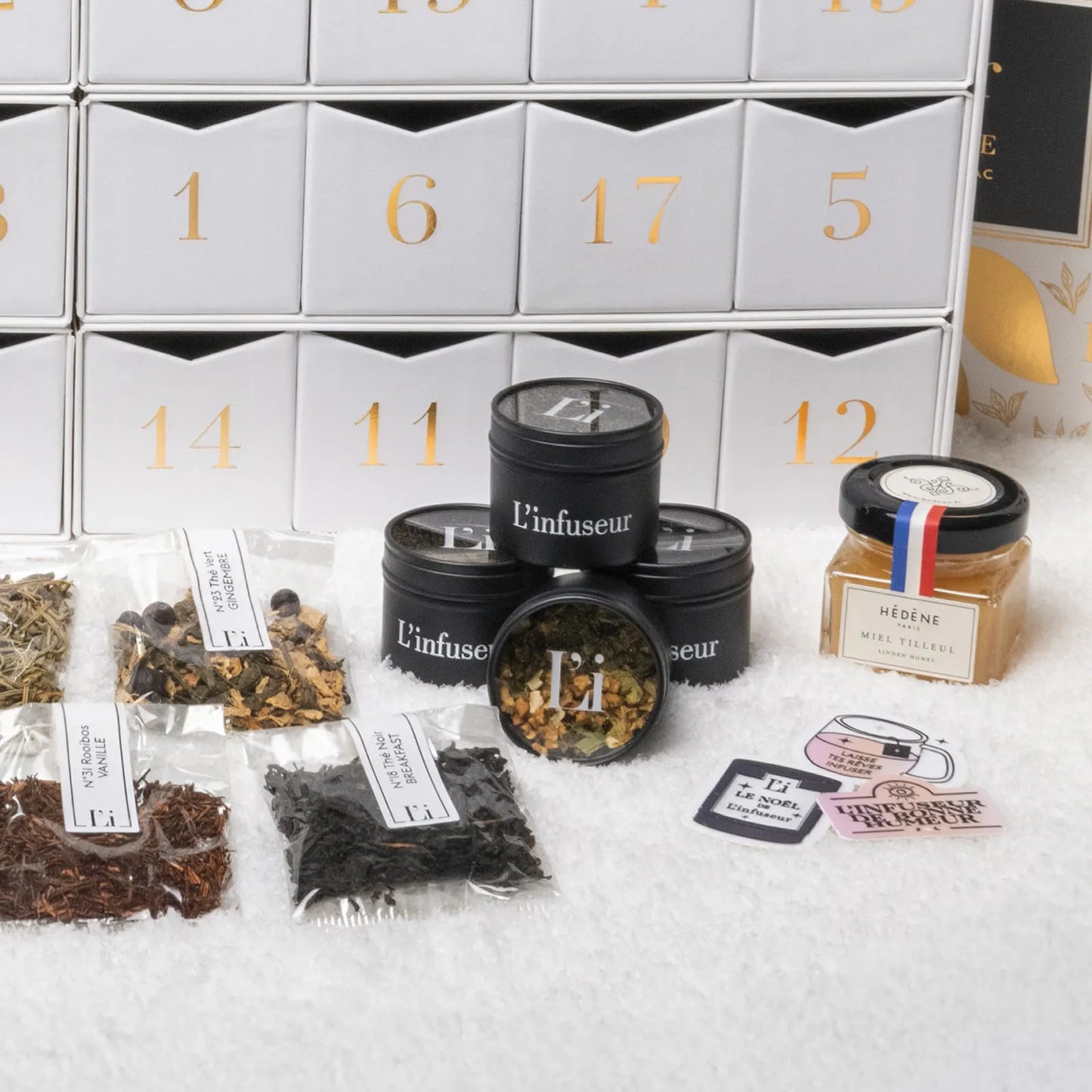 Contenu du calendrier de l'avent L'Infuseur Paris contenant 24 échantillons de thés, infusions et accessoires