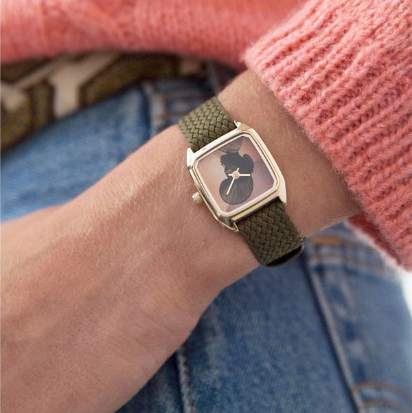 Femme portant une montre Laps Prima Foulah