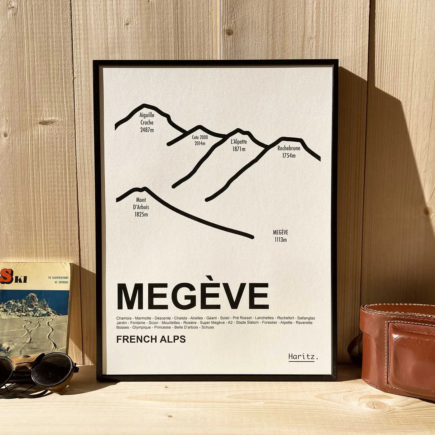 Affiche design Megève encadrée, dessinée par Studio Haritz