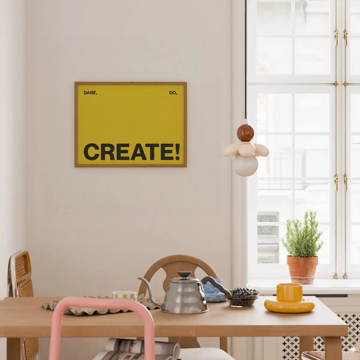 Affiche Dare, Do, Create! de Papier and Co encadrée, accrochée au mur d'un salon
