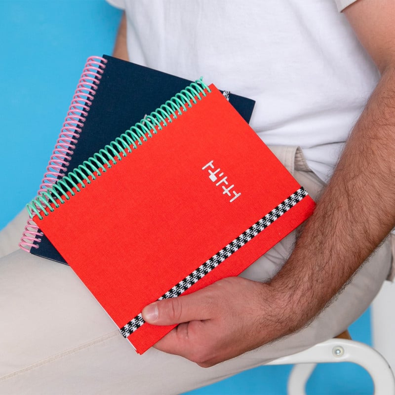 Agendas A5 2024-2025 aux couverture en toile colorée Corail et Bleu Marine de Papier Tigre