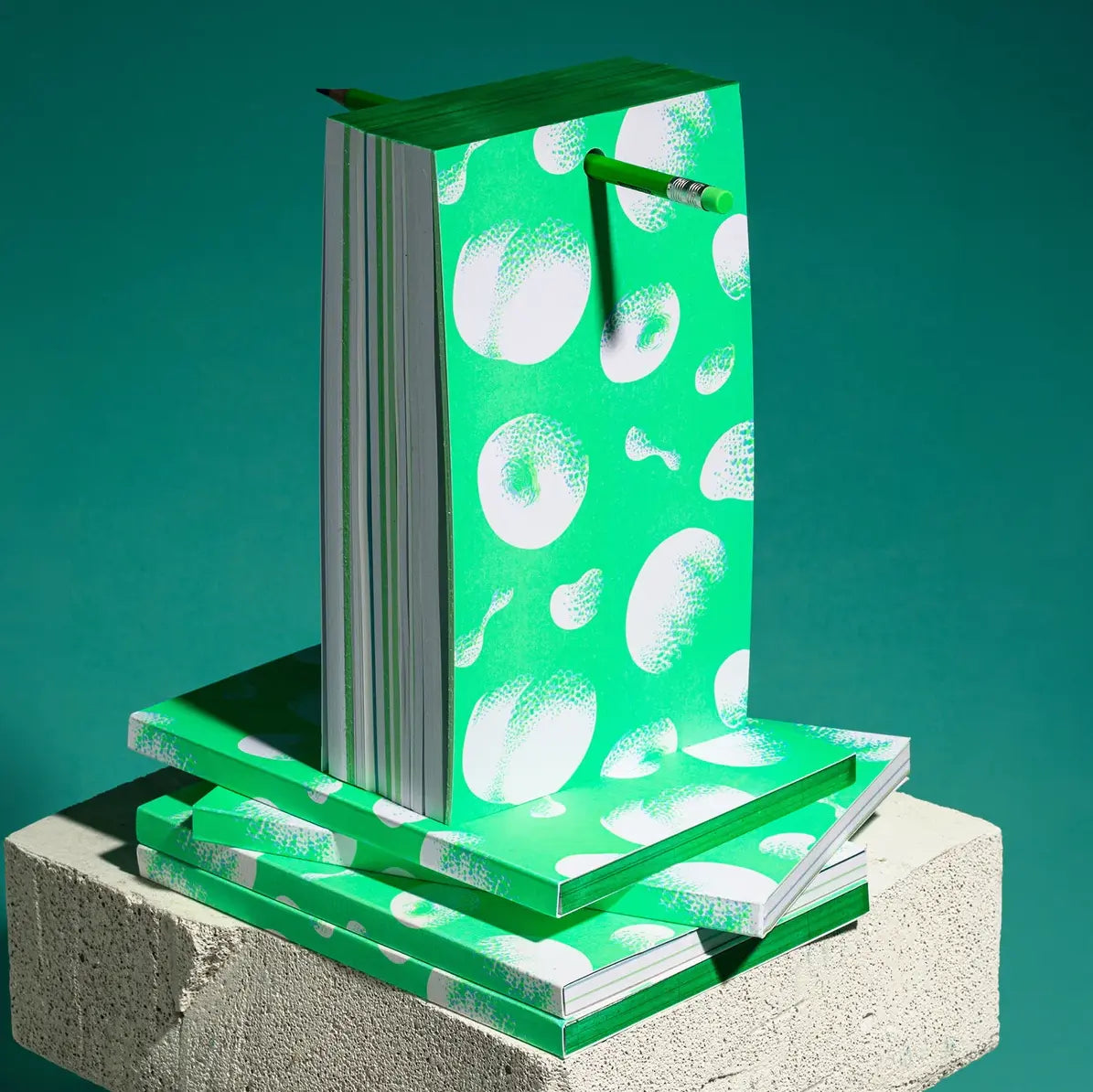 Modèle Green Tropic du bloc notes d'un kilo de la marque de papeterie recyclée Dirty Notes