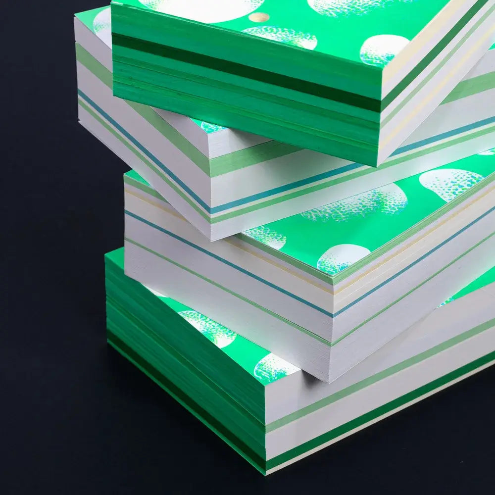 Bloc note d'un kilo vert en papier upcyclé de la marque Dirty Notes 