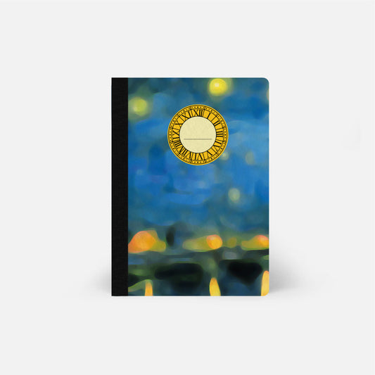 Couverture du carnet de note a5 de Papier Tigre reprenant les motifs du tableau nuit étoilée de Vincent Van Gogh