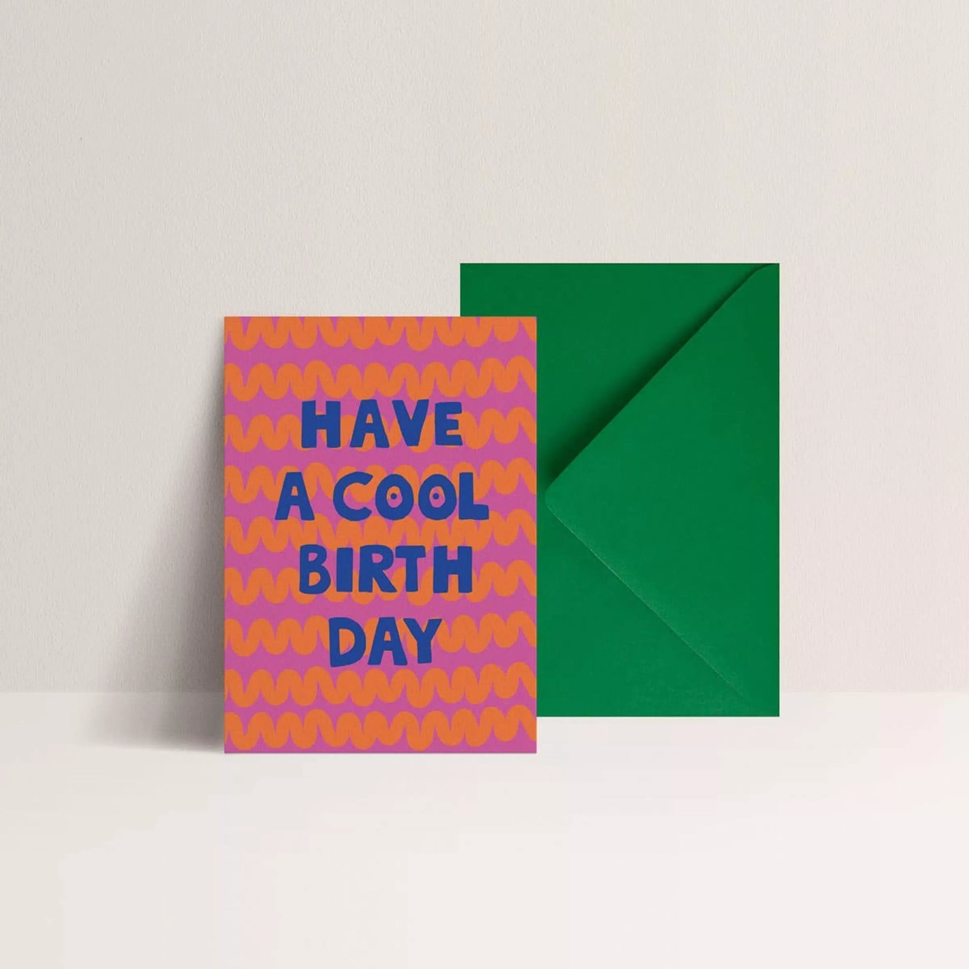 Carte d'anniversaire colorée Papier and Co "Have a cool birthday" avec son enveloppe verte