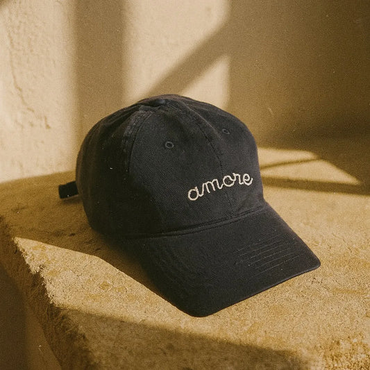 Casquette brodée bleu marine Amore – La Casquette Brodée