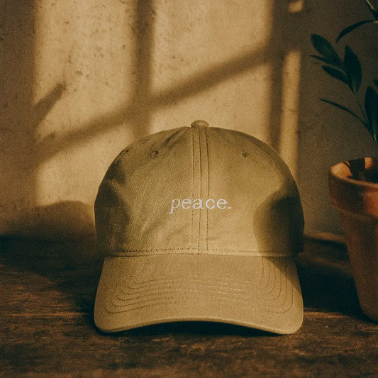 Casquette brodée beige Peace – La Casquette Brodée