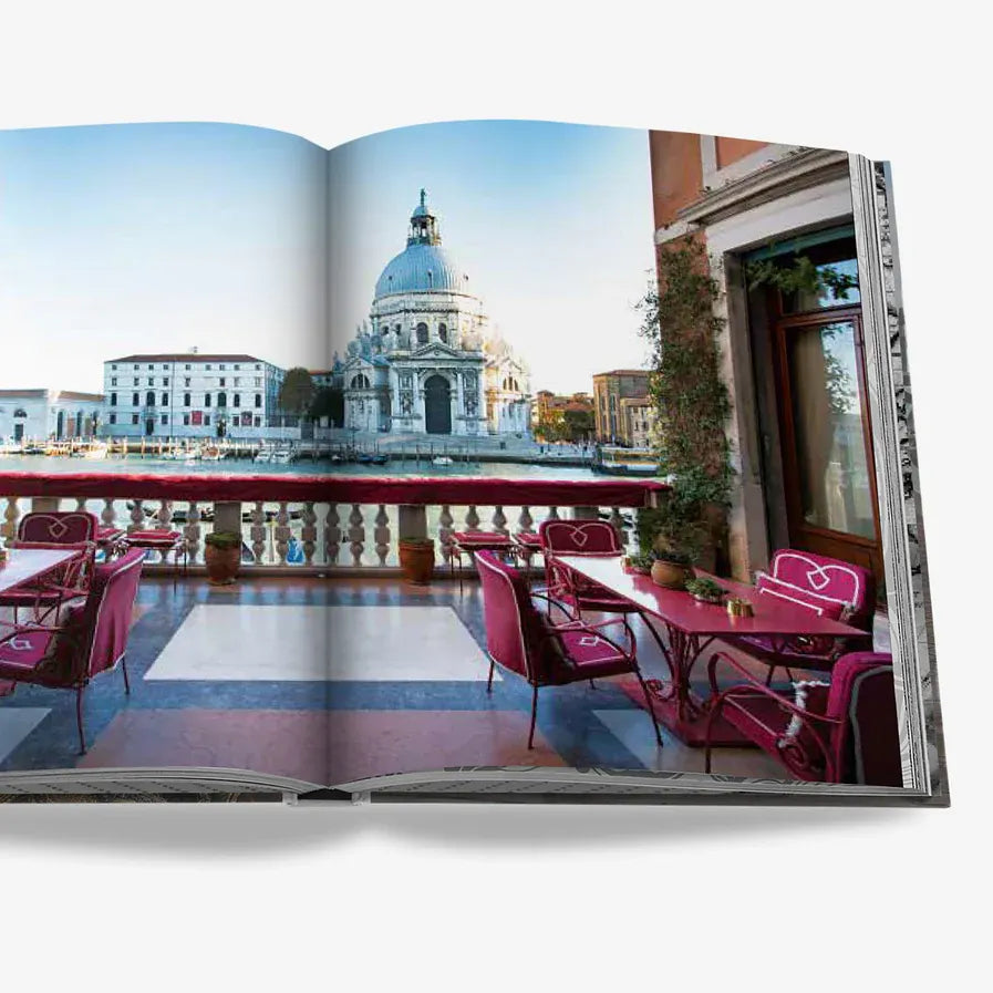 Photographies tirées du livre Venetian Chic d'Assouline montrant la Basilique Santa Maria della Salute