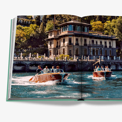 Bateaux sur le lac de Come dans le livre de voyage Assouline Lake Como Idyll